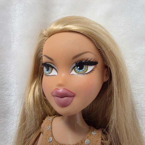 Bratz Wild Wild West Fianna Doll - 1st Edition, 2005 - Picture 3 of 15